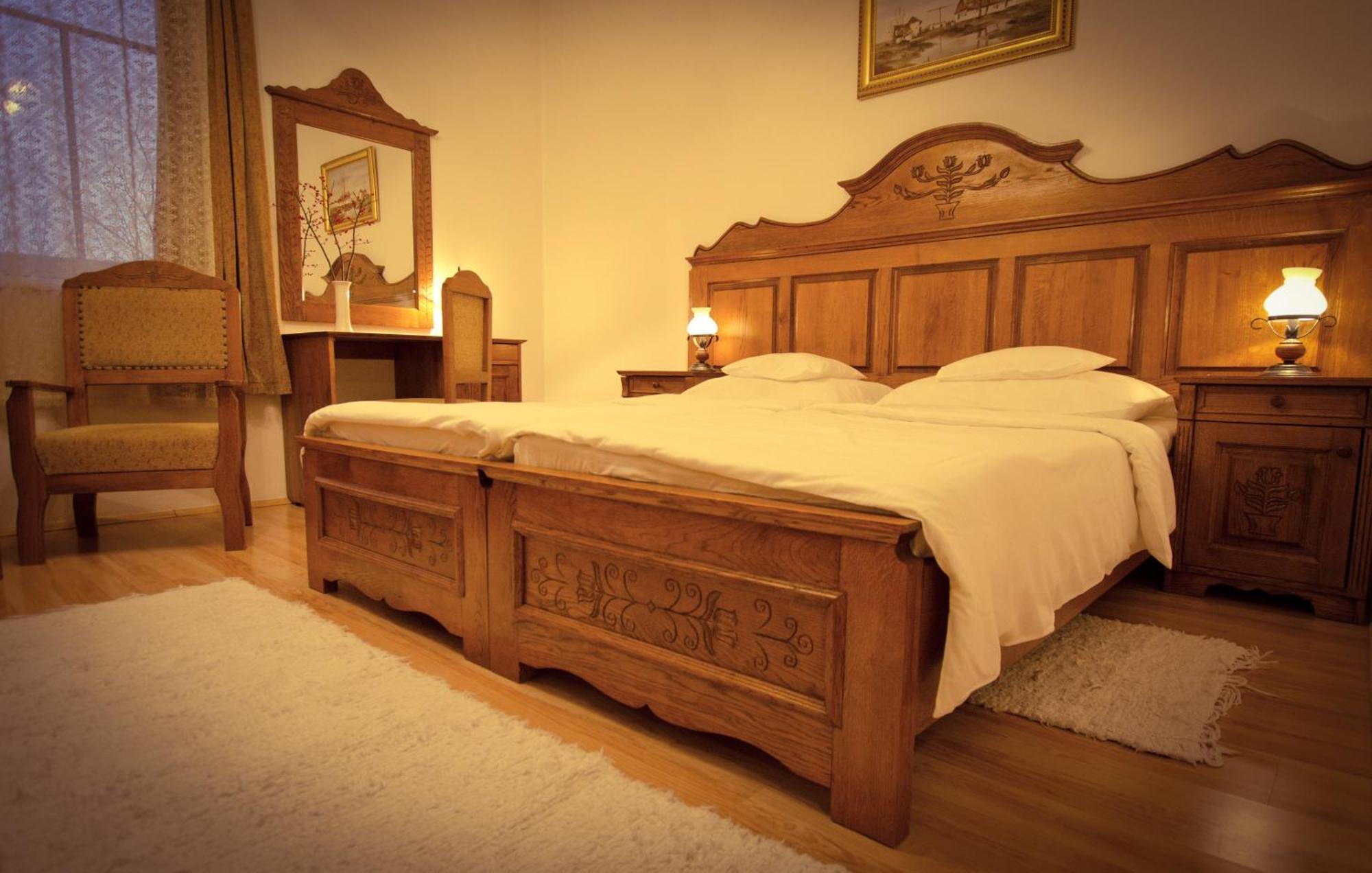 Kemences Csarda Es Panzio Hotel ไฮจ์ดุสโซบอสโล ภายนอก รูปภาพ