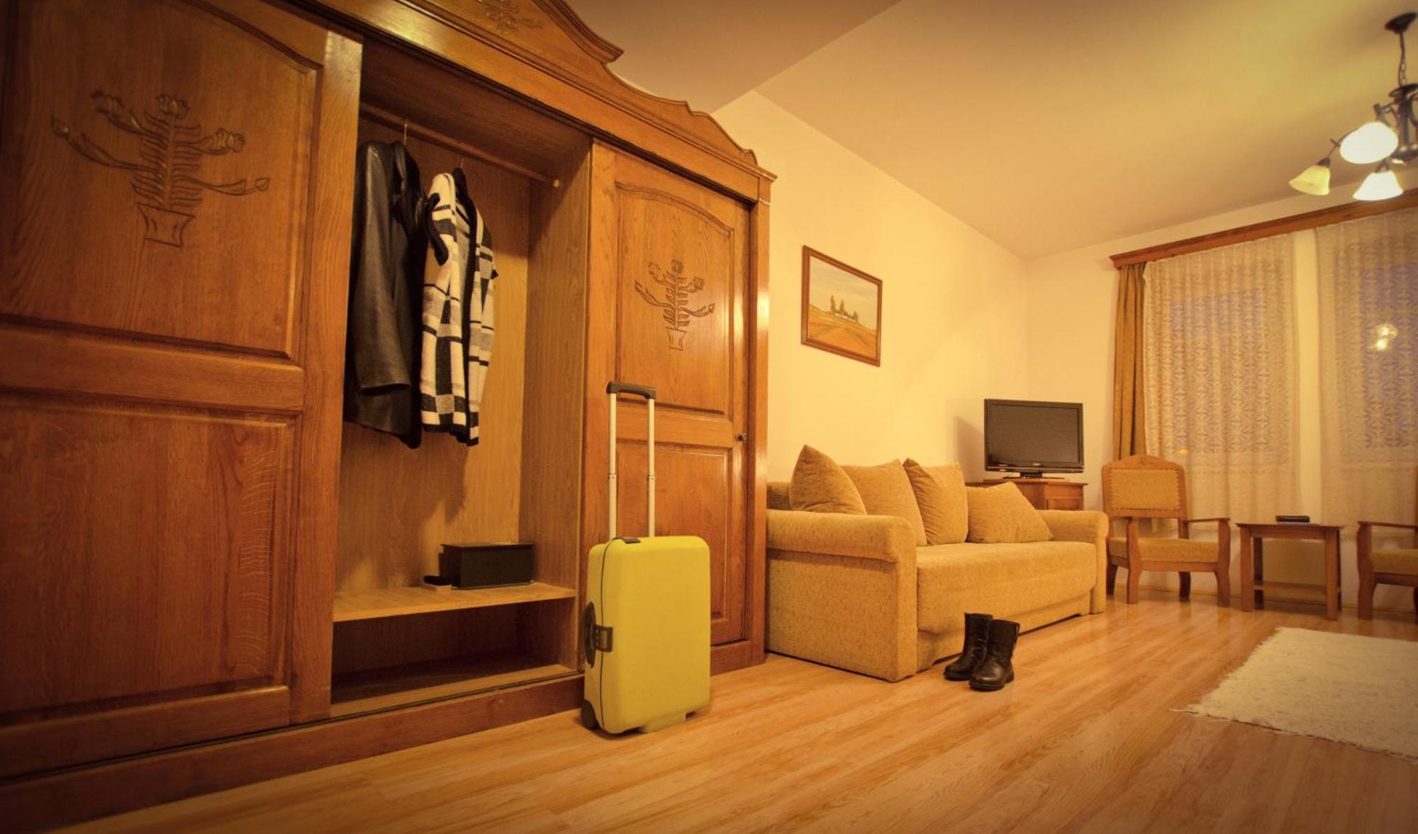 Kemences Csarda Es Panzio Hotel ไฮจ์ดุสโซบอสโล ภายนอก รูปภาพ