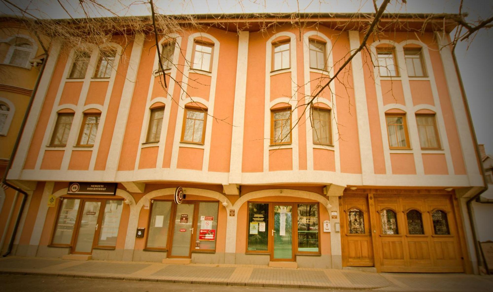 Kemences Csarda Es Panzio Hotel ไฮจ์ดุสโซบอสโล ภายนอก รูปภาพ